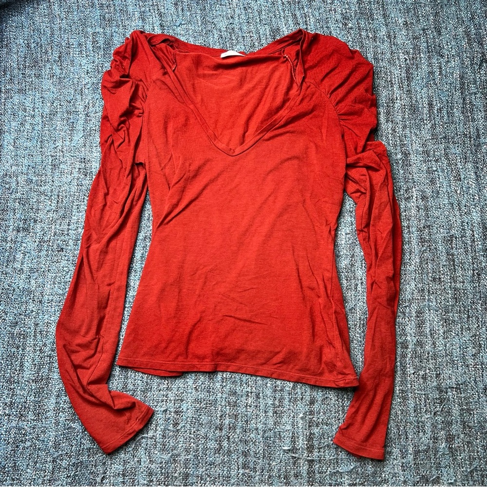 Intimately Free People Puff Shoulder V-Neck Long Sleeve Shirt in Burgundy Small